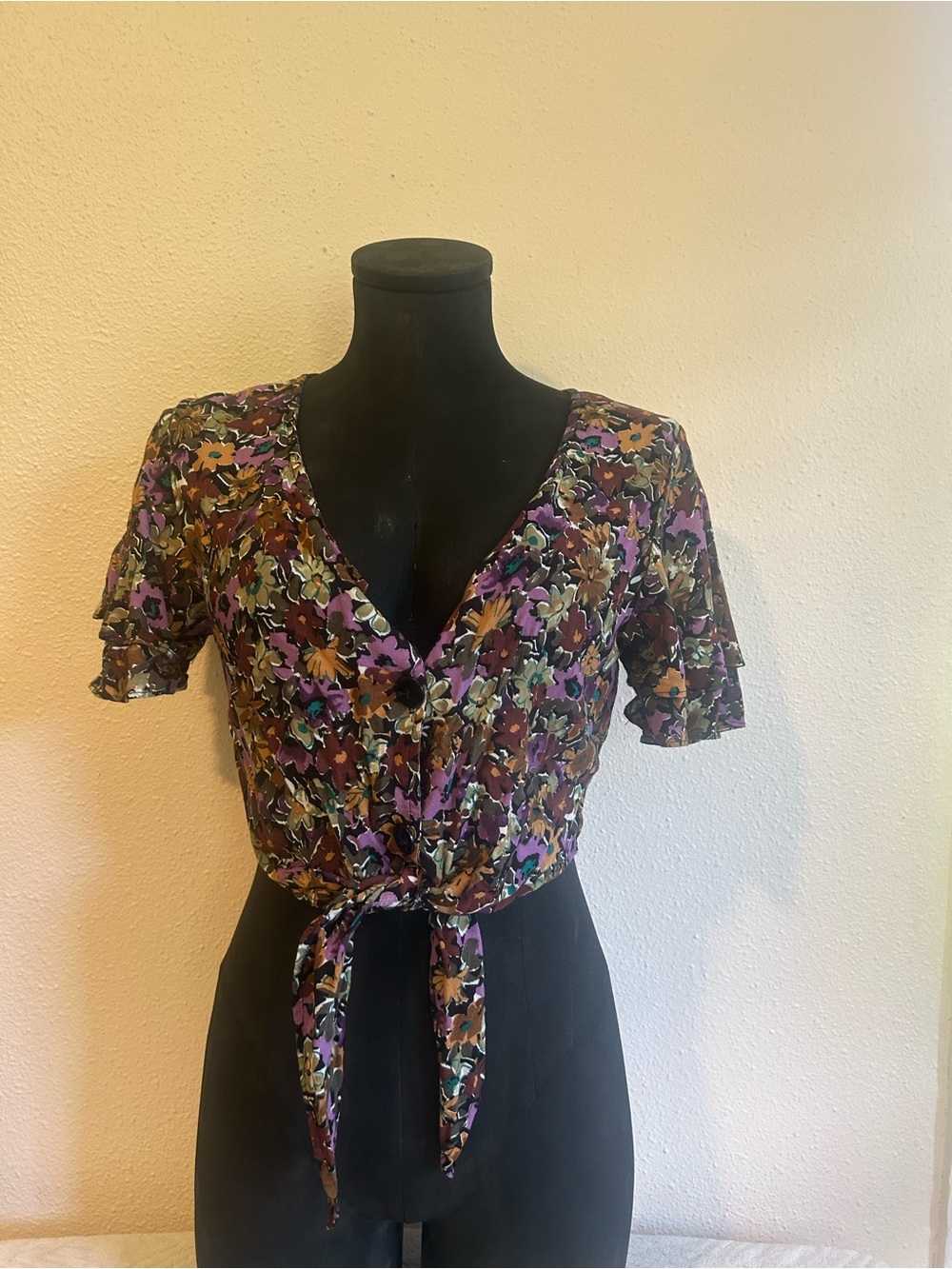 90s Vintage Floral Tie-Front Crop Top